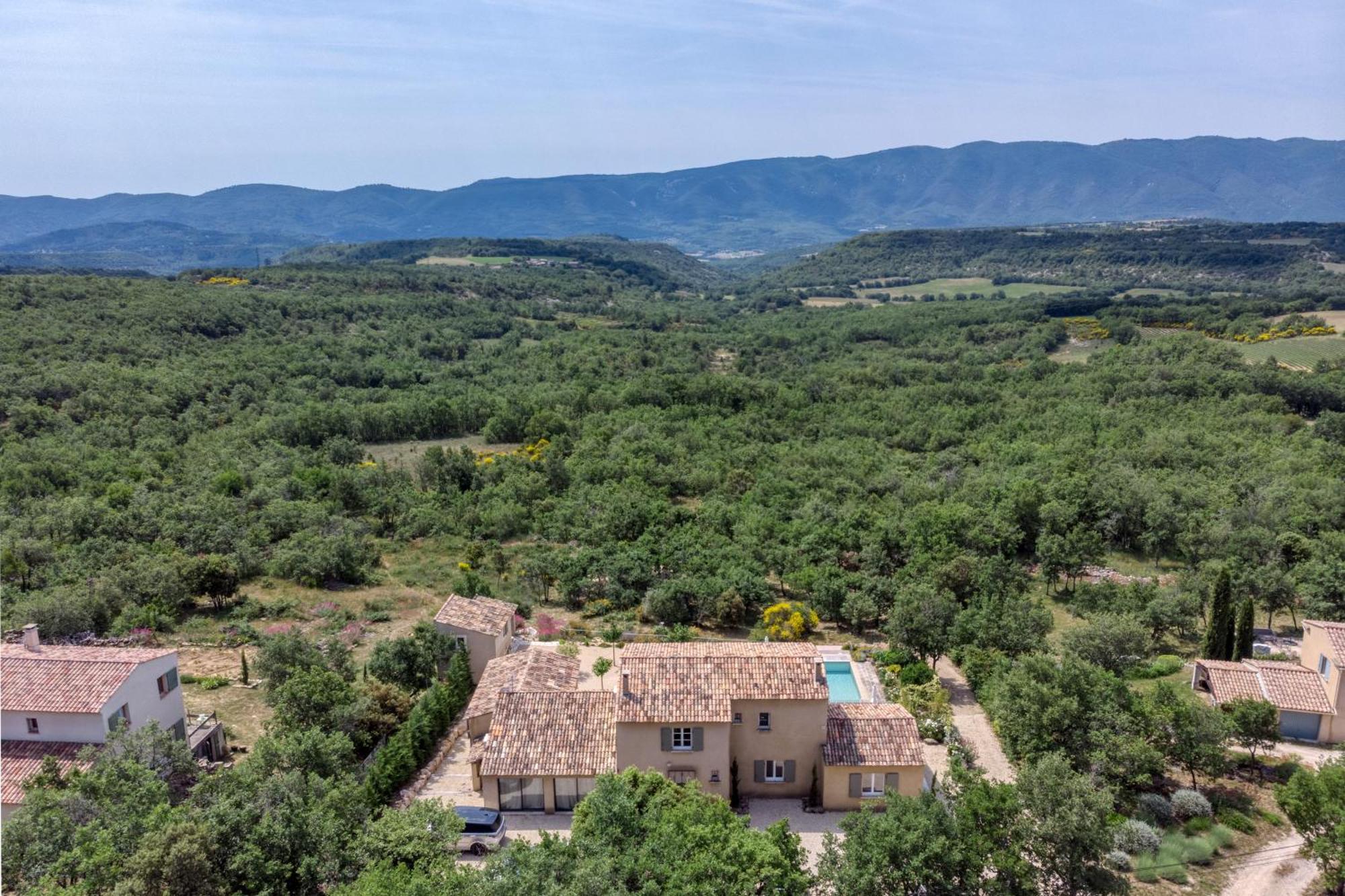 הוילה Bastide De Viens - Vue Luberon, Piscine Chauffee, Boulodrome מראה חיצוני תמונה